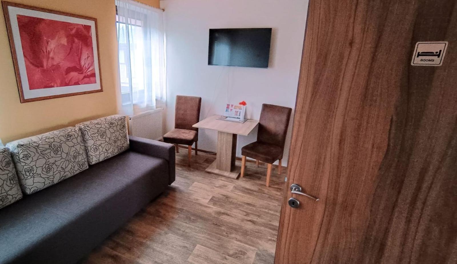 Guest House Sherpa Moravská Třebová Eksteriør billede